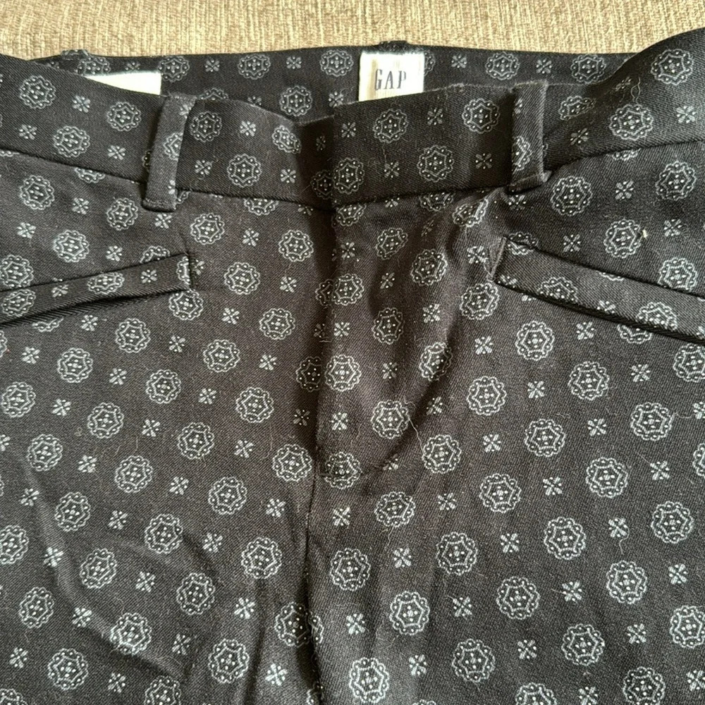 GAP Geometric Print Bi Stretch black print
Skinny Ankle Pants, size 4 - Picture 2 of 11
